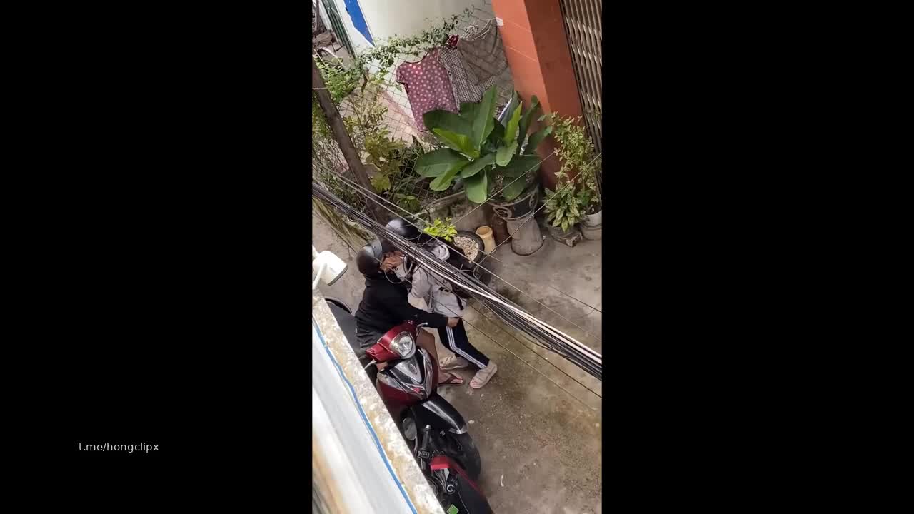 GenZ lúc yêu thì đụ ngay trước cửa nhà, hết yêu lại tung clip sex