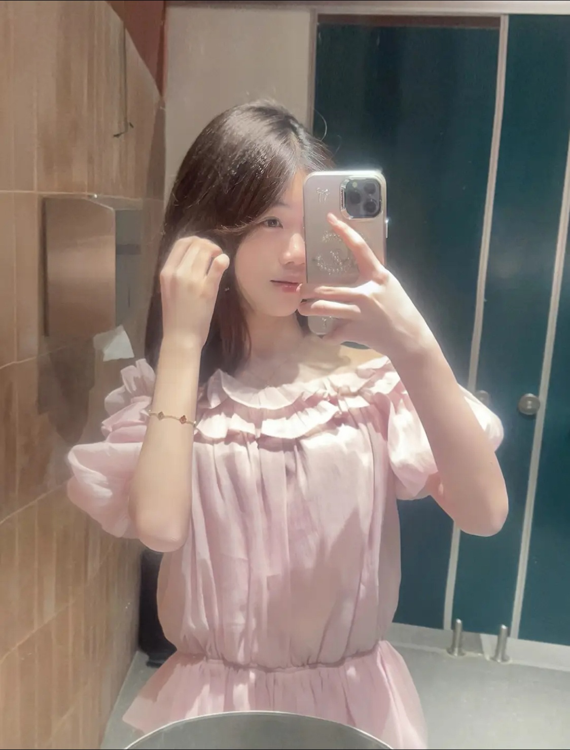 Quen em trên Litmatch 1 hôm gạ đi chịch luôn