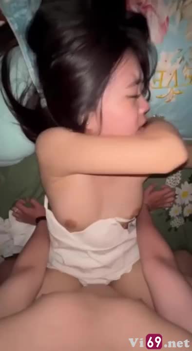 Qua phòng em chịch mà anh chuẩn bị cả máy quay chuyên nghiệp như phim