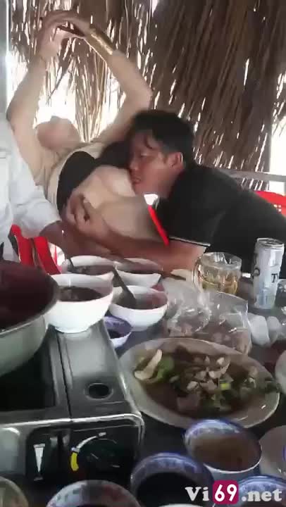 Về miền Tây nhậu được bạn chiêu đãi món đặc sản tại bàn