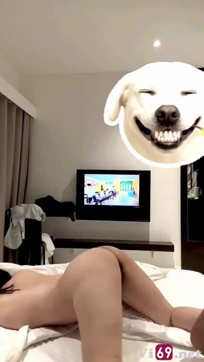 Em nhân viên văn phòng vú to da trắng tranh thủ giờ nghỉ trưa