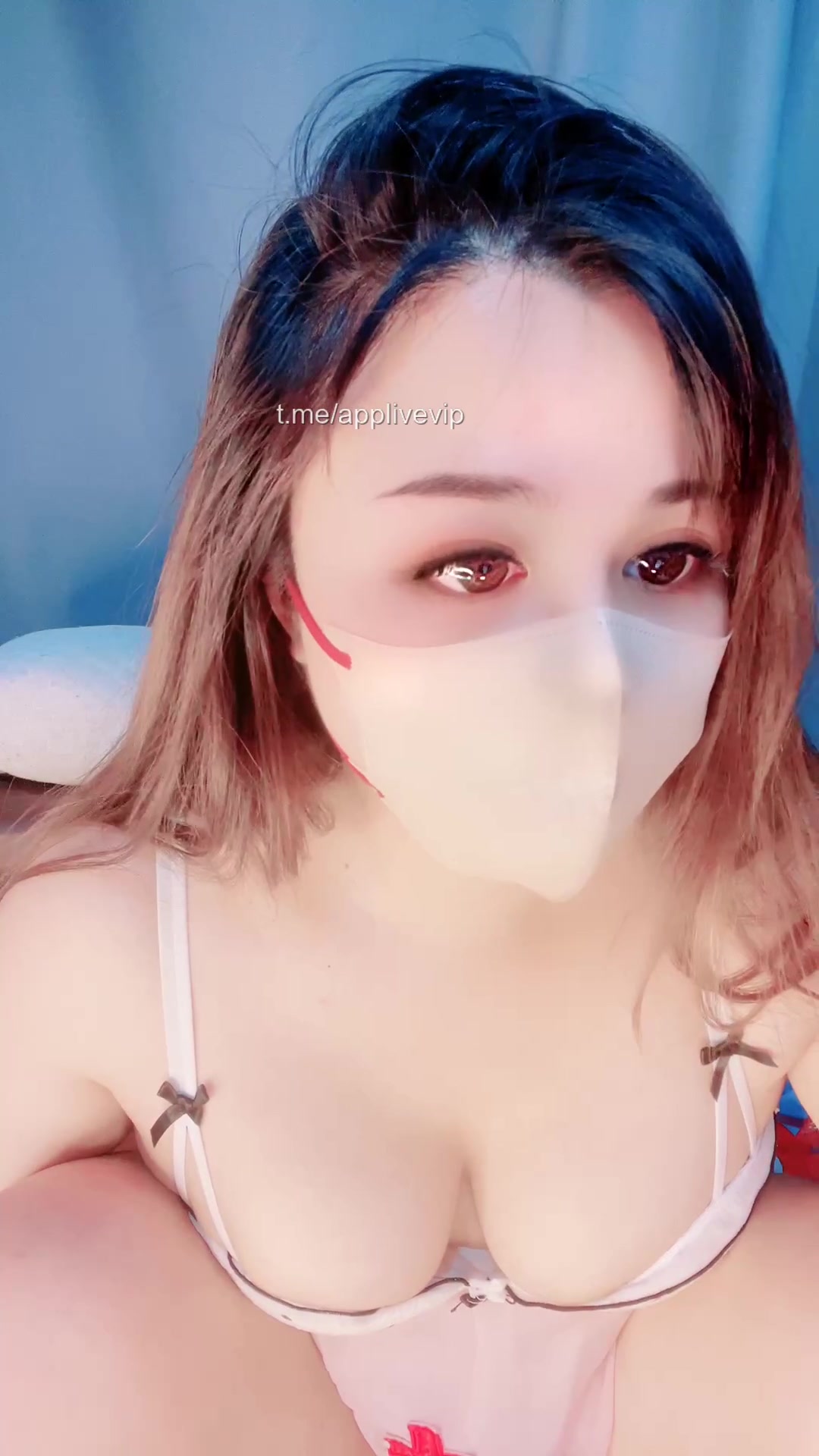 Bé Quỳnh múp thần dâm chỉ đam mê máy chịch P2