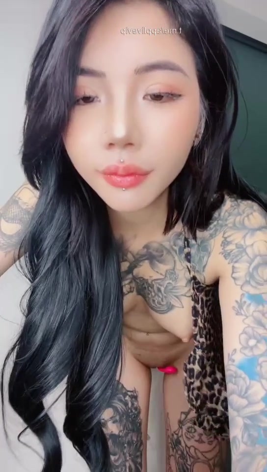 Nhìn mãi không biết Idol xăm hình con gì